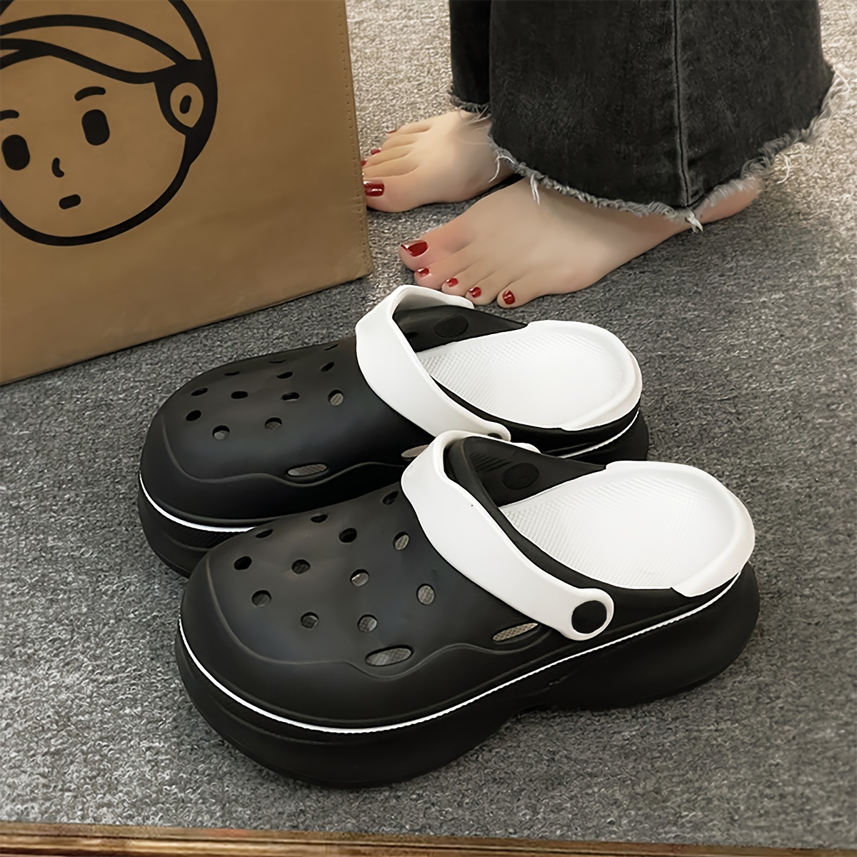 womens solid color pillow clogs slip on soft sole platform casual summer slides versatile non slip garden shoes details 8